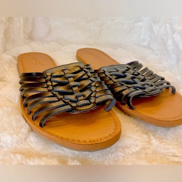 Universal Thread Luz Hurache Slides Sandals Faux Leather Weave Black Women's 9 - Picture 2 of 6